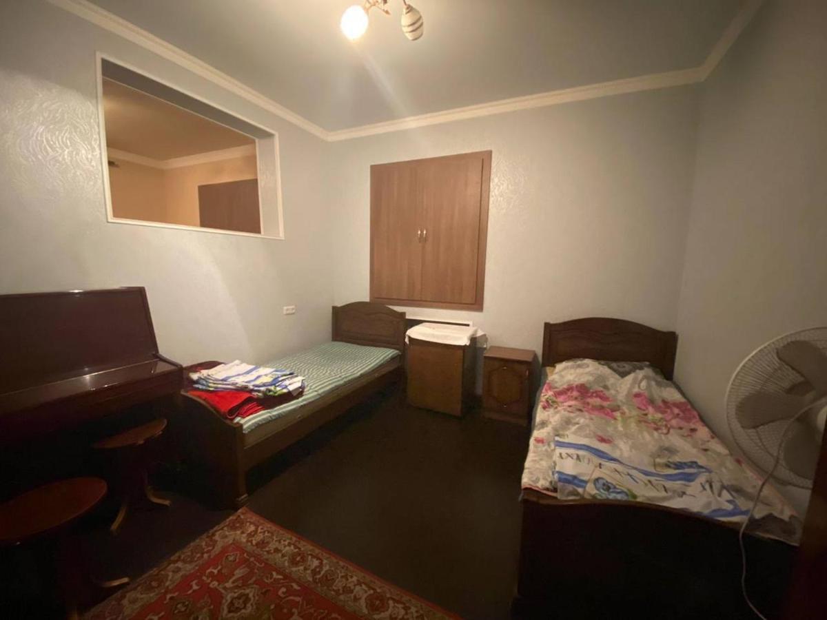 Hero Hostel Yerevan Exterior photo