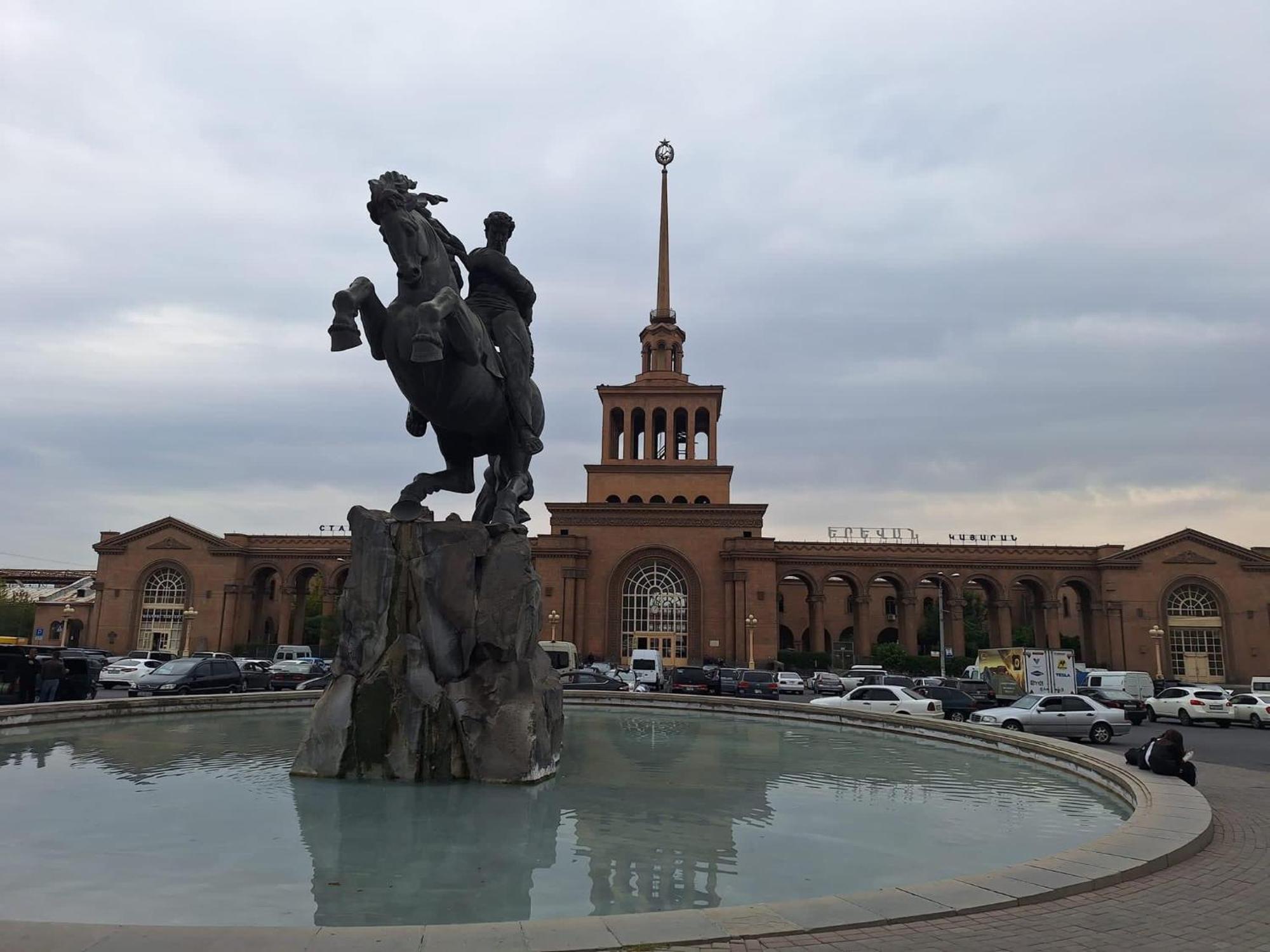 Hero Hostel Yerevan Exterior photo
